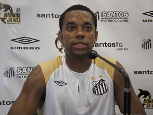 Pensando na Copa, Robinho está preocupado com marcação de Domingos 